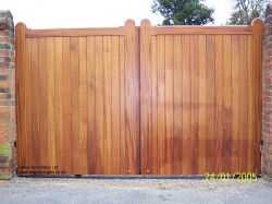 Eagle Hardwood Electric Sliding Gate Essex