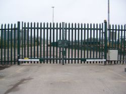 Eagle Commercial Swing Gate