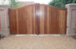 Hardwood Gate